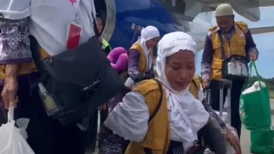 Alhamdulillah Jamaah Haji Kloter Pertama Tiba di Balikpapan dengan Selamat