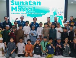 Momen Libur Sekolah, PT Komatsu Remanufacturing Asia Gelar Sunatan Massal dan Berikan Bingkisan