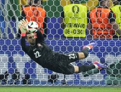 Gagalkan 3 Penalti, Diogo Costa Bawa Portugal Lolos ke Perempat Final Euro 2024