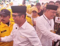 Diantar Ribuan Simpatisan, Rahmad-Bagus Daftar Pertama ke KPU Balikpapan
