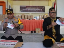 Pentingnya Integritas Pilkada, Pj Bupati PPU dan Kapolres Pantau Penyortiran dan Pelipatan Surat Suara