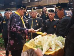 Nuansa Adat Kutai Mewarnai Pengukuhan MPW LKK Balikpapan